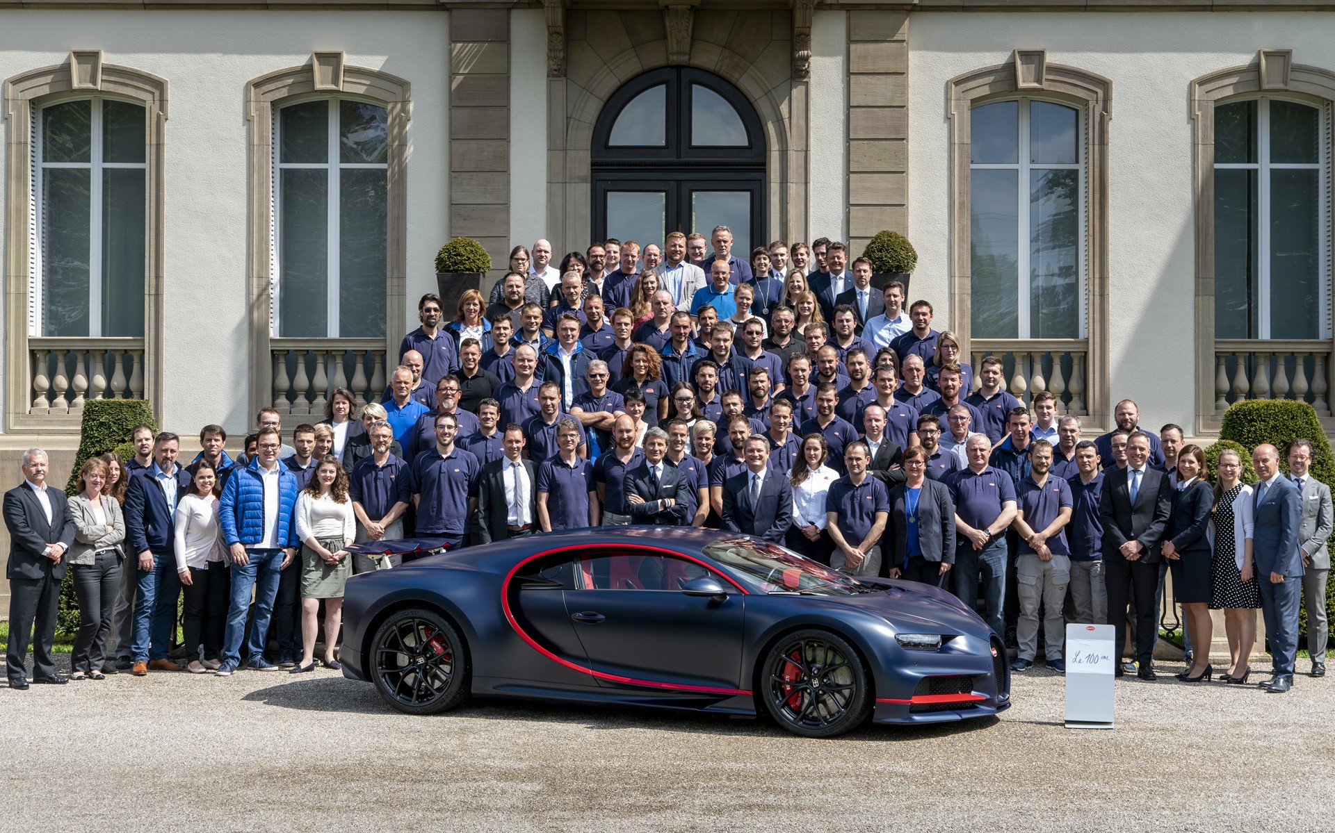 H Bugatti Chiron έπιασε τα 100!