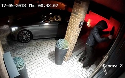 Νέα κλοπή αυτοκινήτου με αναμεταδότη σήματος! (vid)