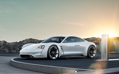 Η ηλεκτρική Porsche θα ονομάζεται Taycan