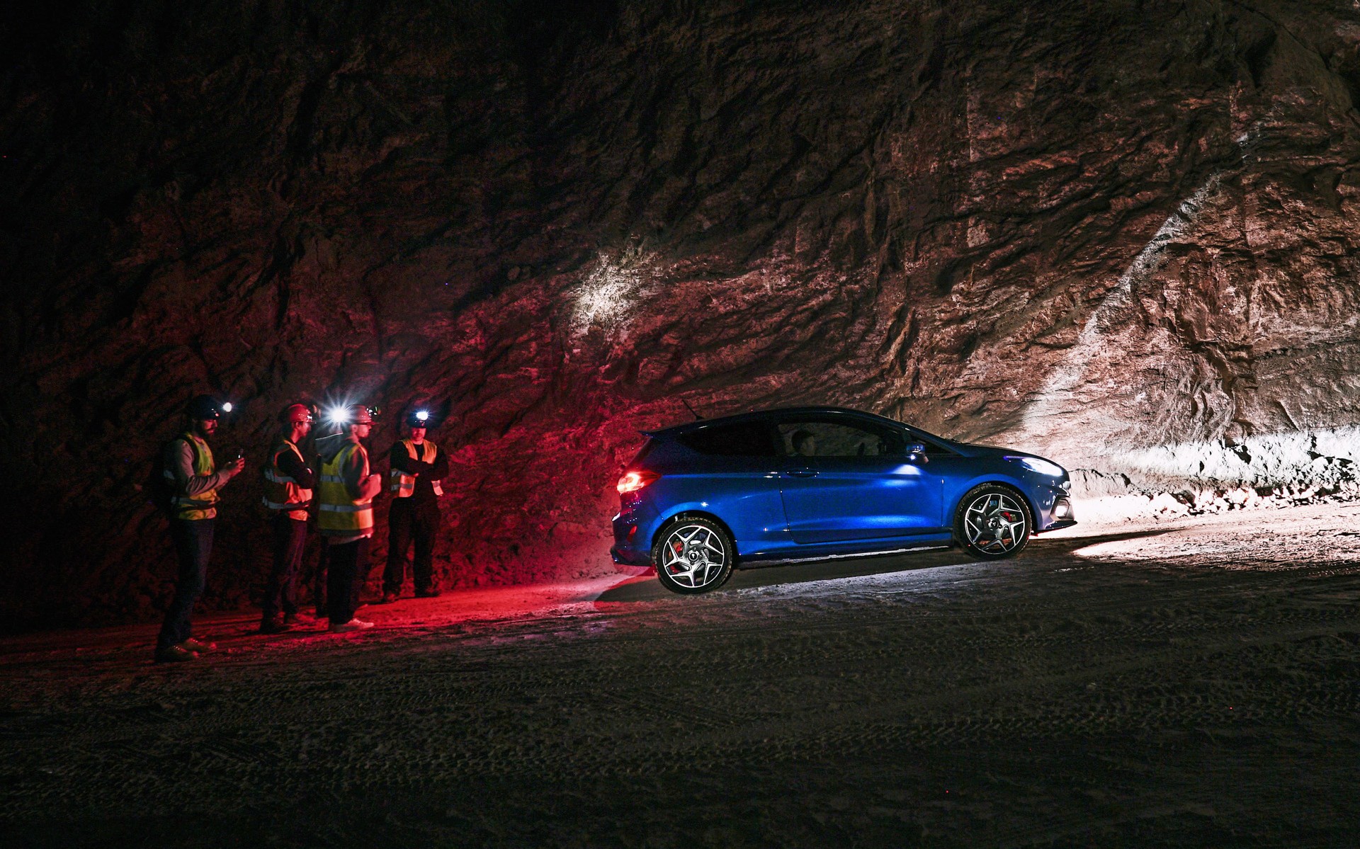 Το νέο Fiesta ST στα 400 μέτρα κάτω από τη γη (vid)