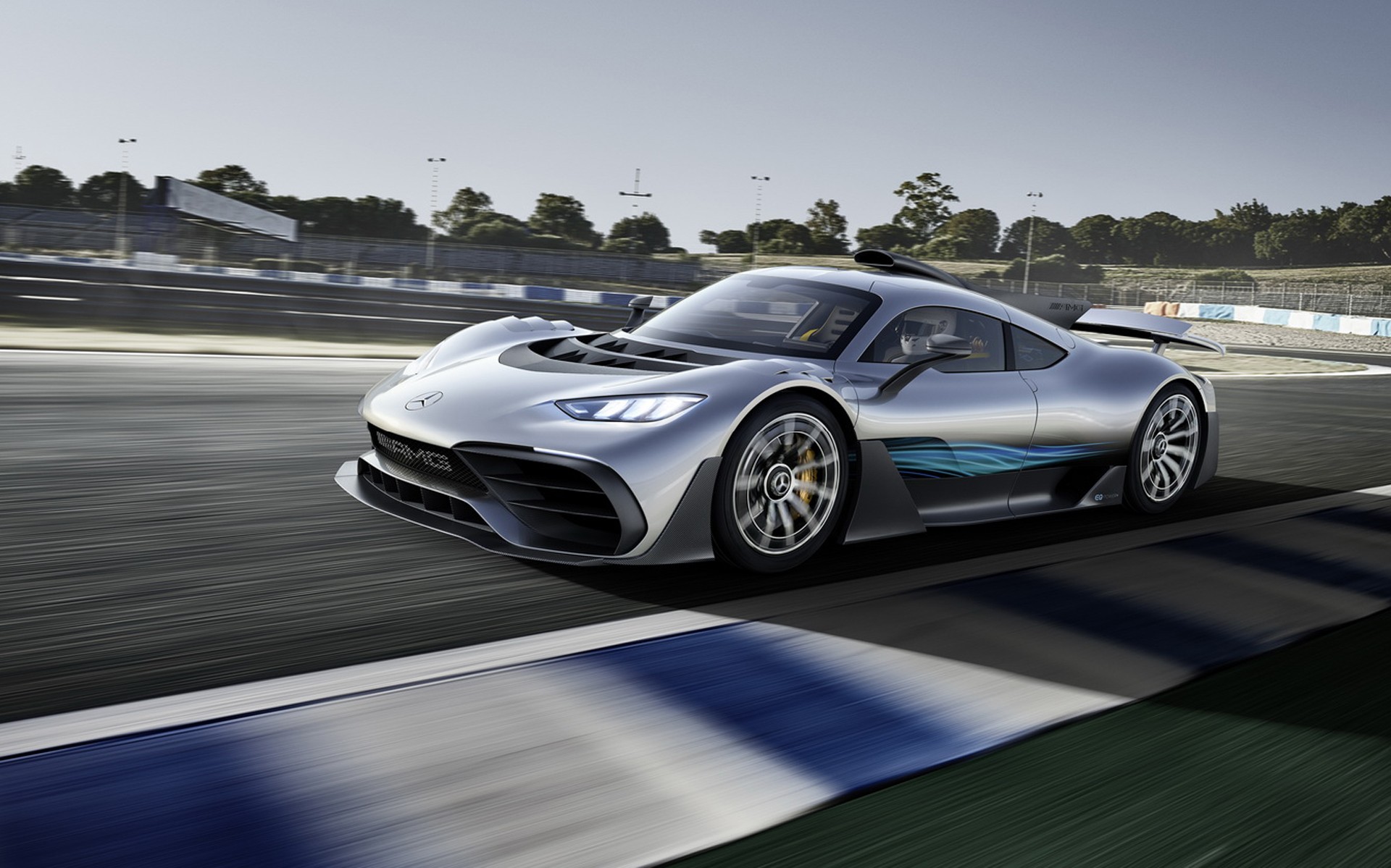 H Mercedes-AMG ετοιμάζει μικρό sportscar