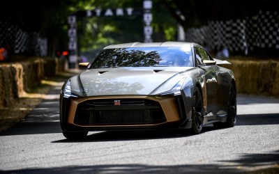 Χαλαρό πέρασμα του εντυπωσιακού Nissan GT-R50 (video)