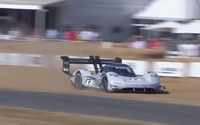 Όργωσε το χώμα το ηλεκτρικό της VW στο Goodwood (vid)