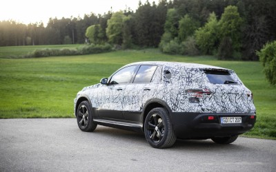 Το ηλεκτρικό SUV της Mercedes-Benz στον Μέλανα Δρυμό (vid)