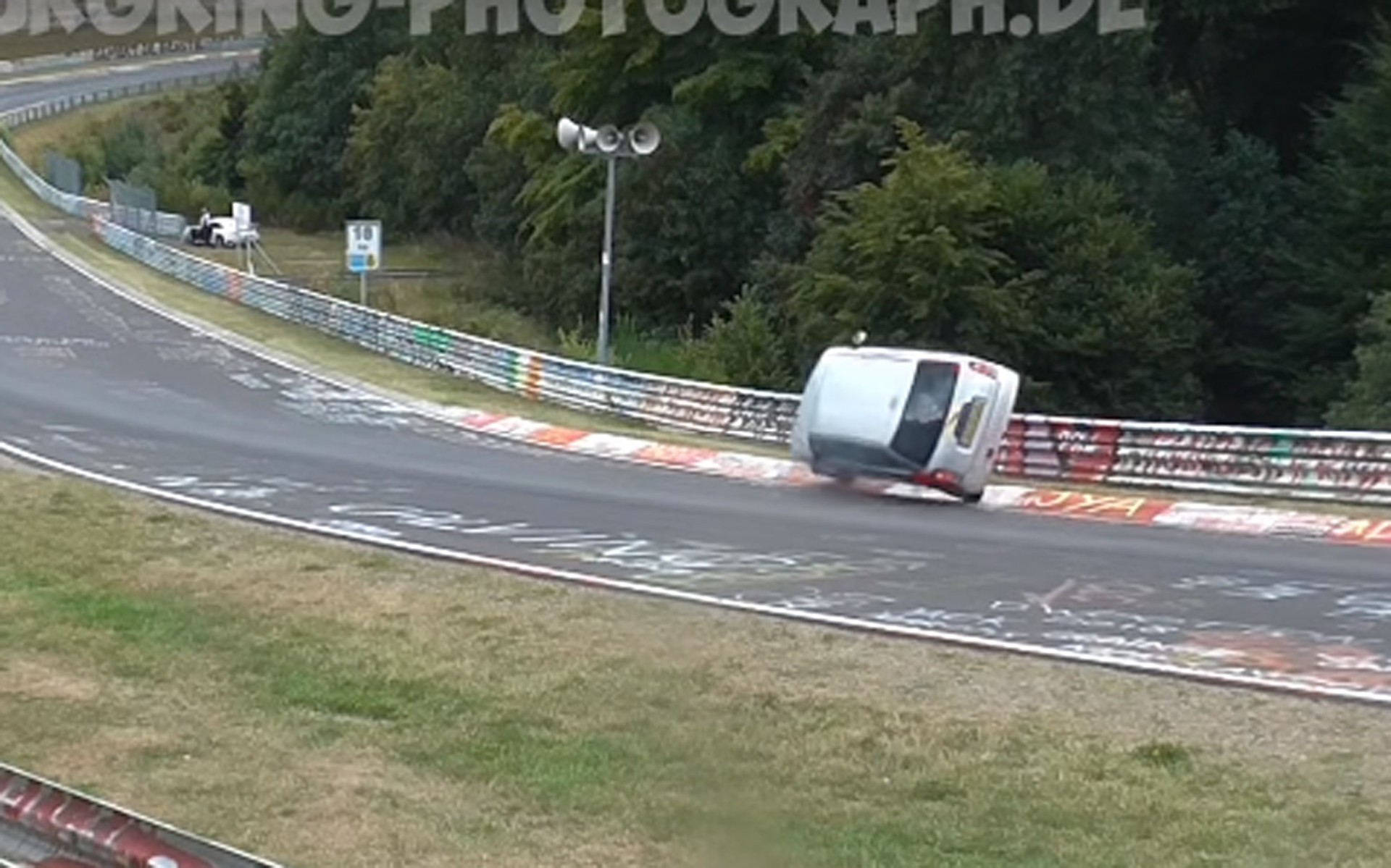 Μήπως το καλύτερο σώσιμο στο Nurburgring; (video)