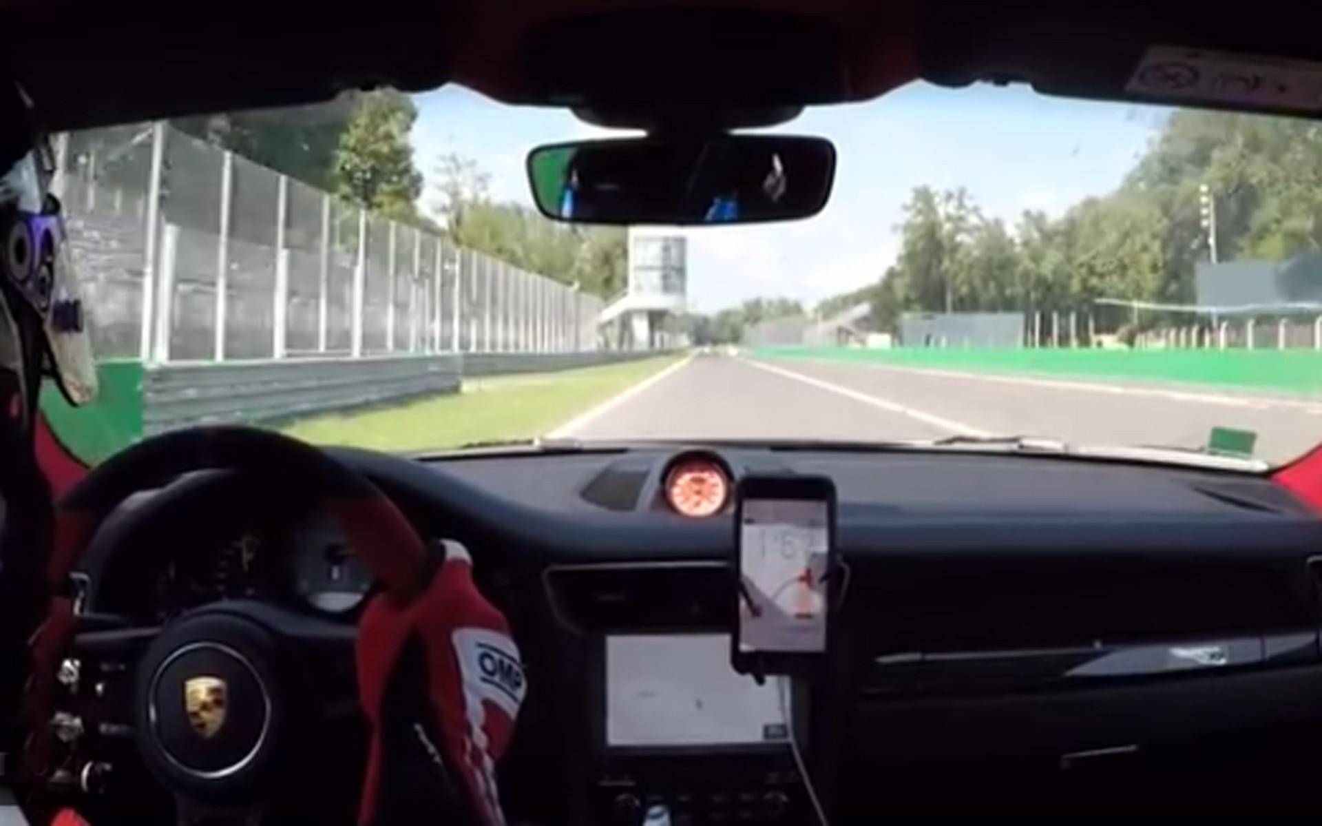 Κλατάρισμα ελαστικού στα 300 km/h (video)
