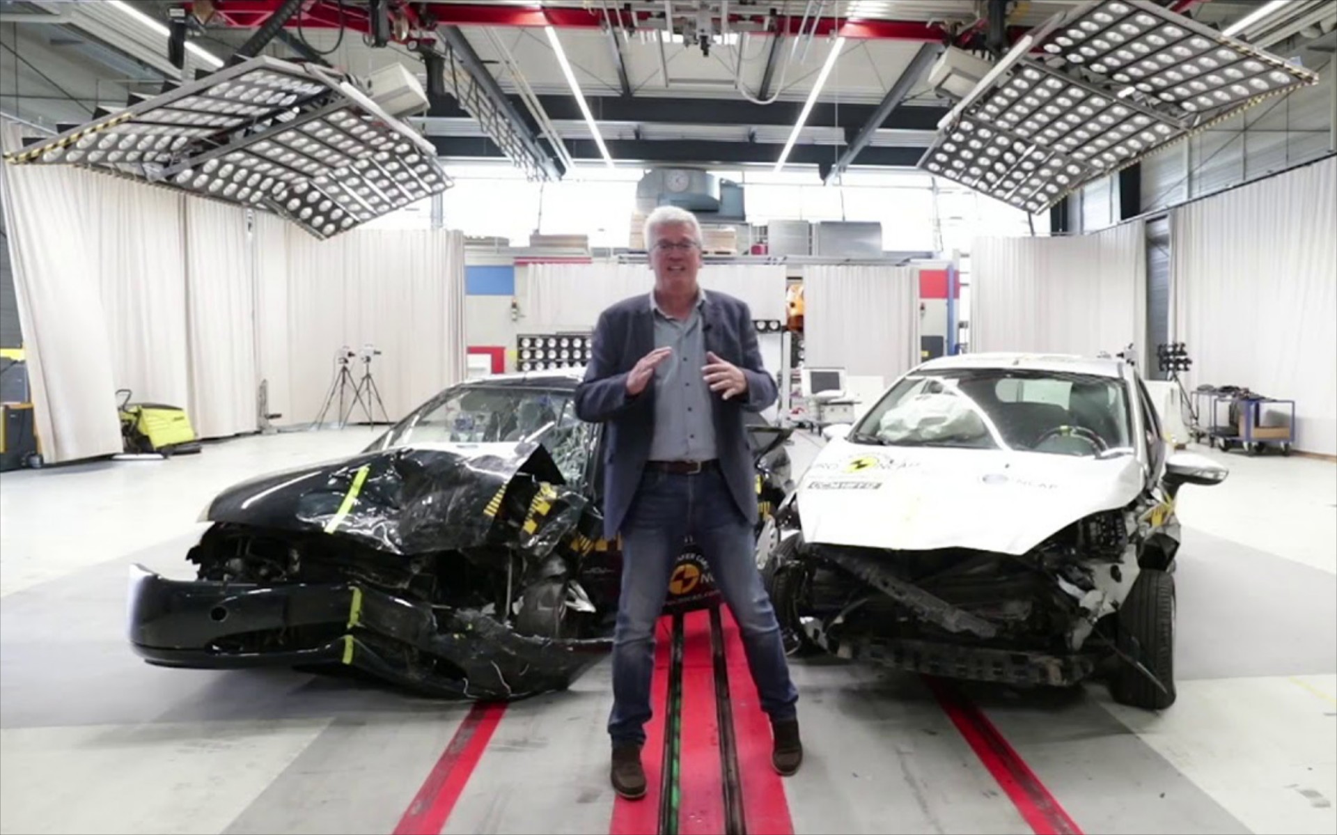 Τι γίνεται όταν τρακάρουν ένα παλιό με ένα νέο Fiesta; (vid)