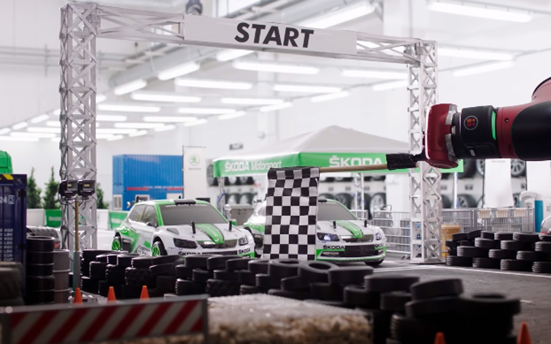 Τέρμα γκάζι μέσα στο εργοστάσιο της Skoda (video)