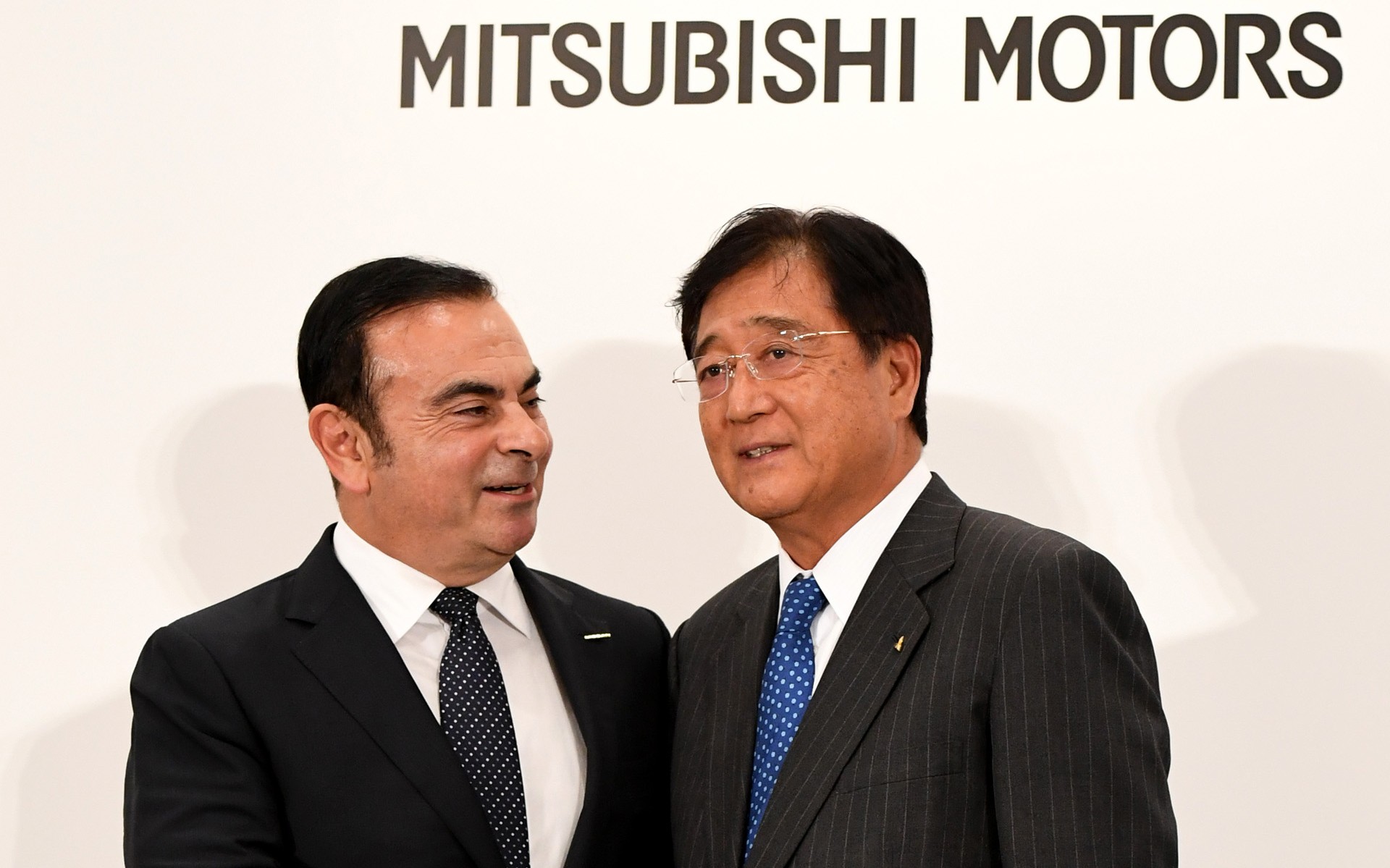 Τέλος από Πρόεδρος και της Mitsubishi o Ghosn