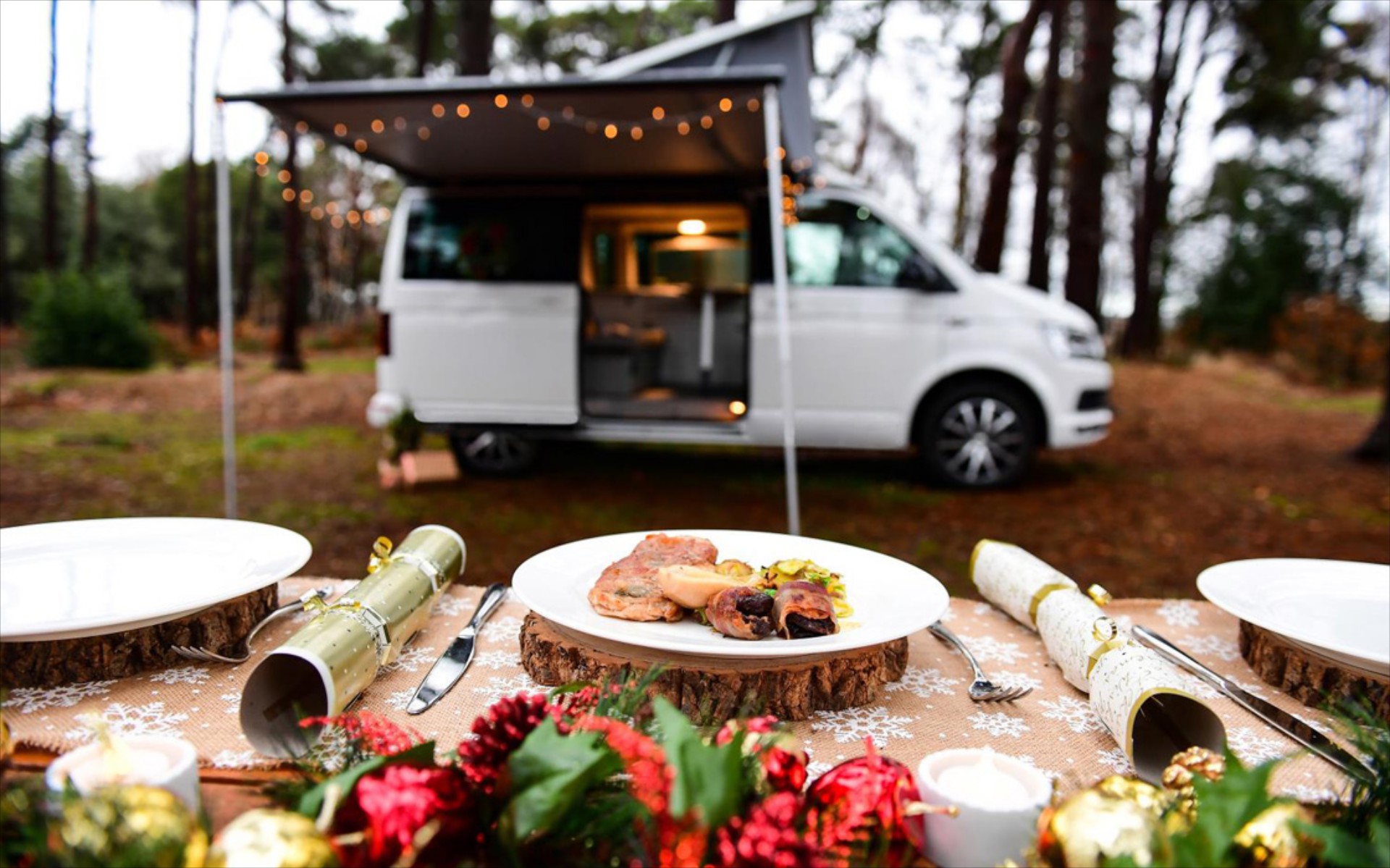 Χριστουγεννιάτικο γεύμα μέσα… σε βαν της Volkswagen (video)