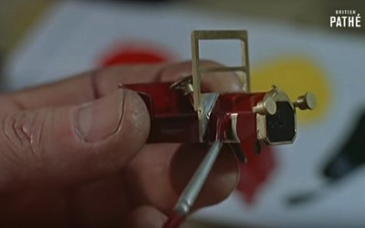 VIDEO: Πώς φτιαχνόντουσαν τα αυτοκινητάκια Matchbox το 1965