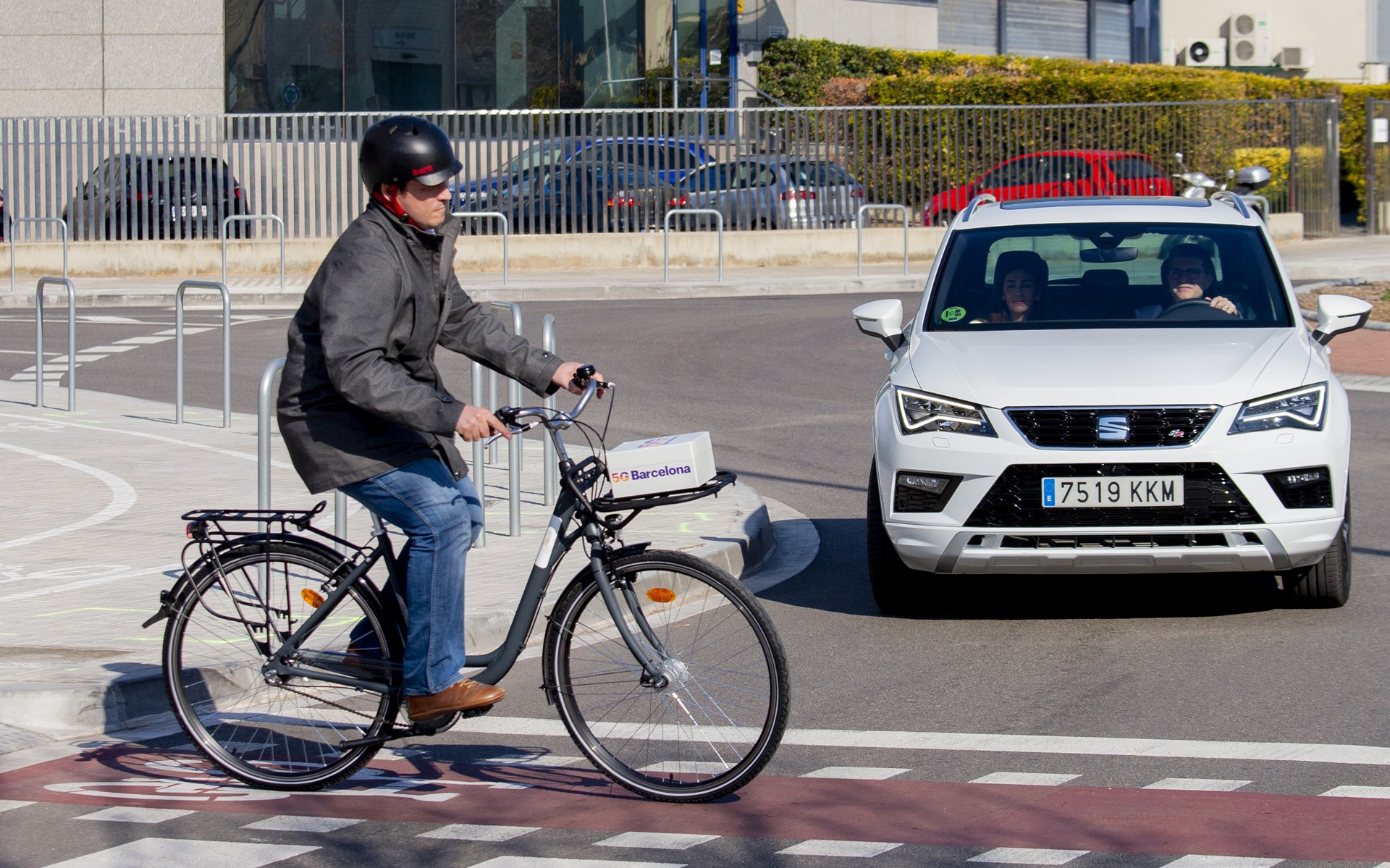 Έτσι λειτουργούν τα συνδεδεμένα αυτοκίνητα (vid)