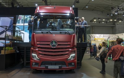 Το πρώτο φορτηγό από την Mercedes-Benz με κάμερες αντί για καθρέπτες! (vid)