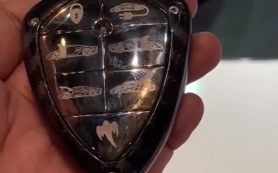To κλειδί του Koenigsegg Jesko έχει «ghost button». Τι είναι; (video)