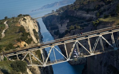Η πτήση του αυστραλού αναβάτη πάνω από τον Ισθμό