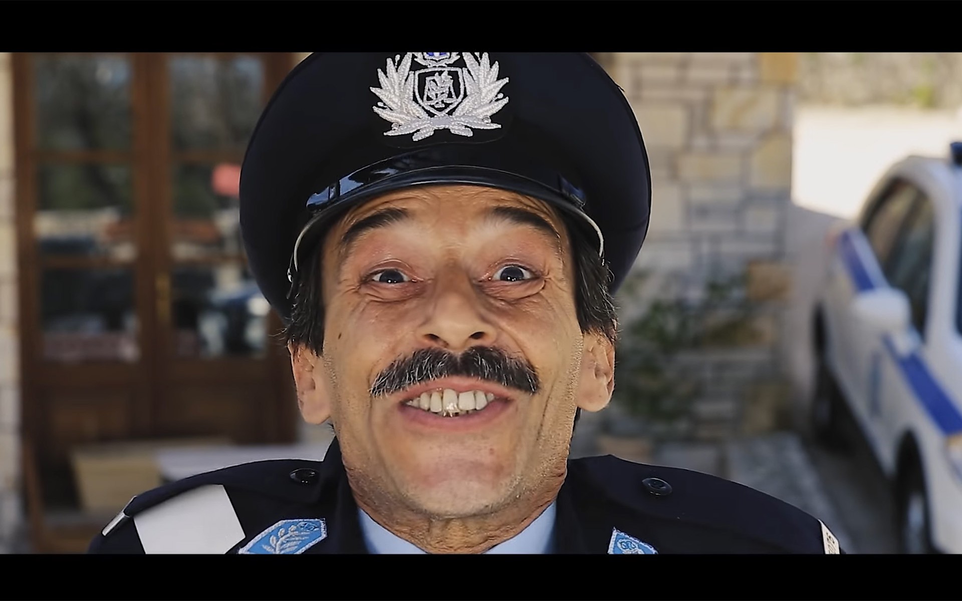 Επικό βίντεο της ΕΛΑΣ: Καλό Πάσχα στο χωριό με αστυνομικό… μορφή! (video)