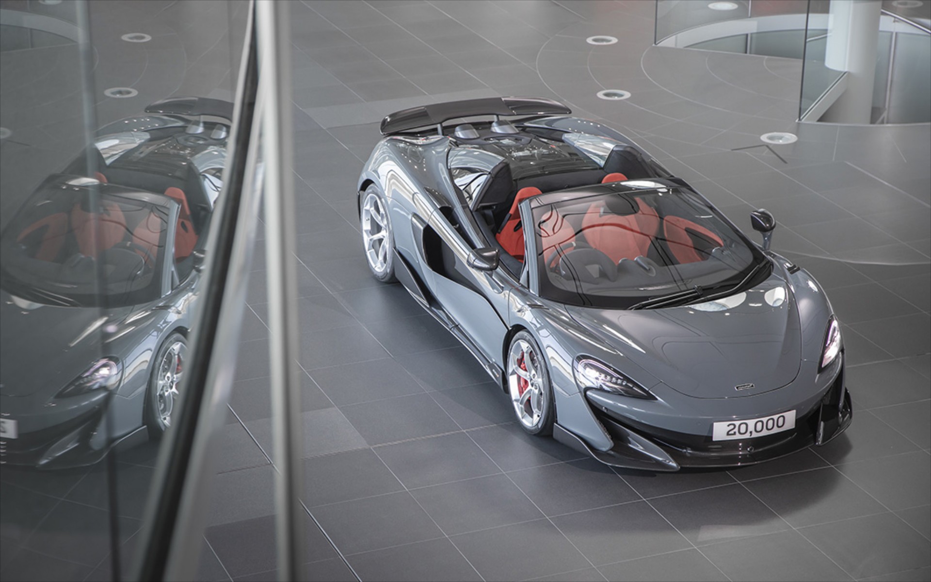 Και εγένετο… η νούμερο 20.000 McLaren