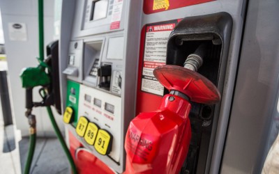 Deutsche Bank: Αθήνα, η πόλη με την τρίτη ακριβότερη βενζίνη