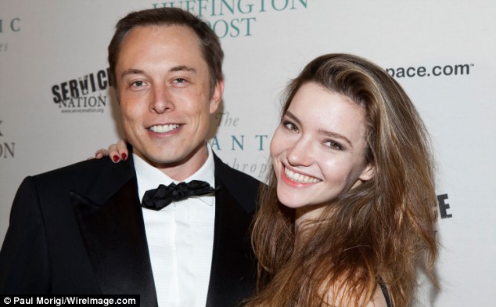 Η πρώην σύζυγος ζητά το 10% της Tesla
