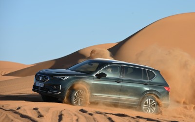 Ξέρεις πώς να περάσεις με αυτοκίνητο έναν αμμόλοφο; (vid)