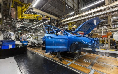 Το εργοστάσιο που κατασκευάζει ένα αυτοκίνητο ανά δύο λεπτά