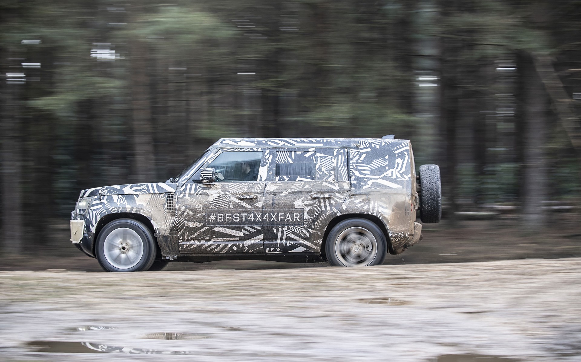 Το επερχόμενο Land Rover Defender κάνει… στάση στο Goodwood