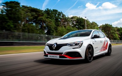 300 ίπποι από 1.8 turbo: Το νέο Megane RS Trophy R