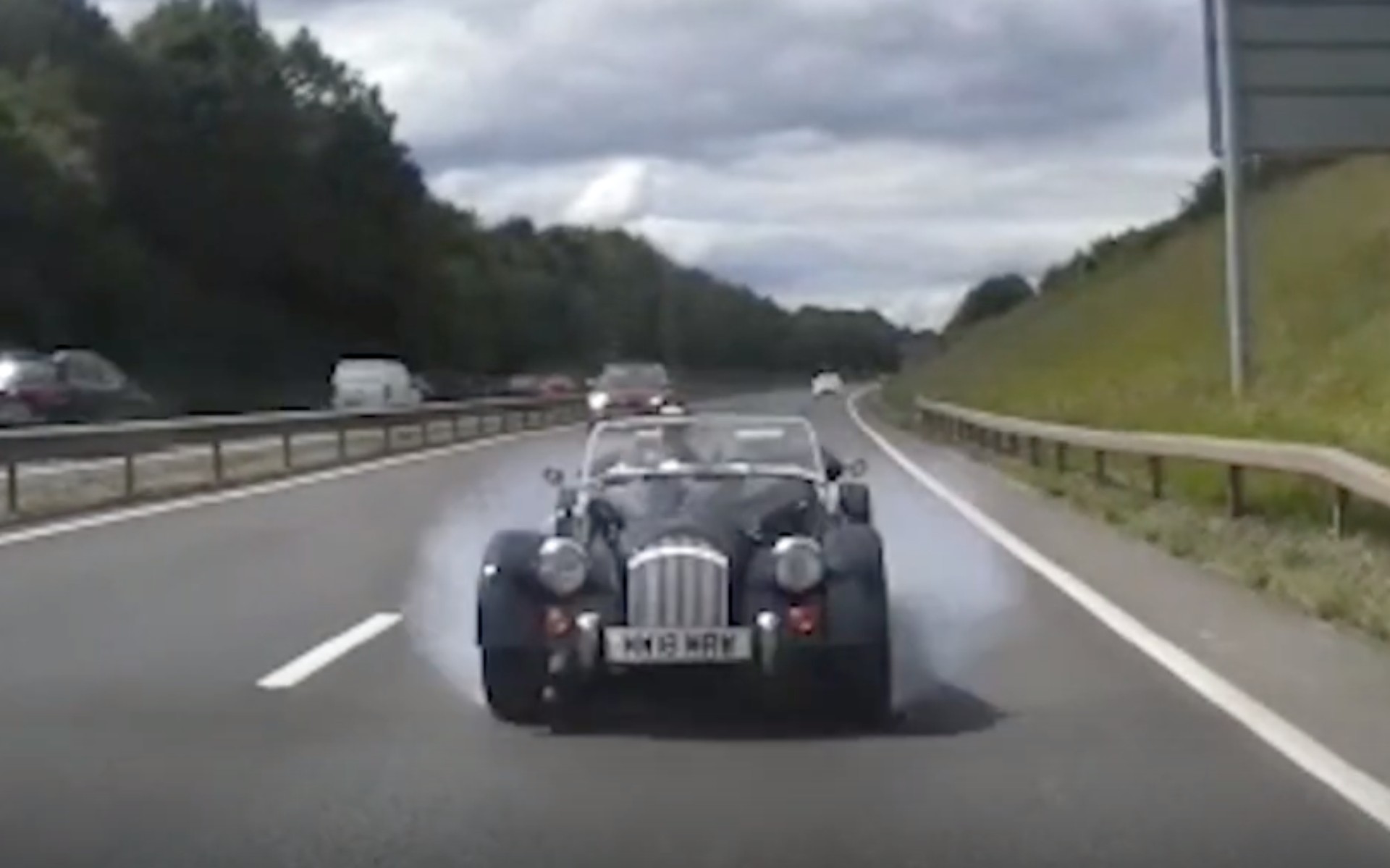 Ένα Morgan κάνει… “crash test” (video)