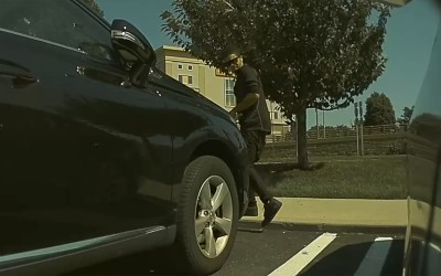 Άντρας χαράσσει αυτοκίνητο… γεμάτο από κάμερες (video)