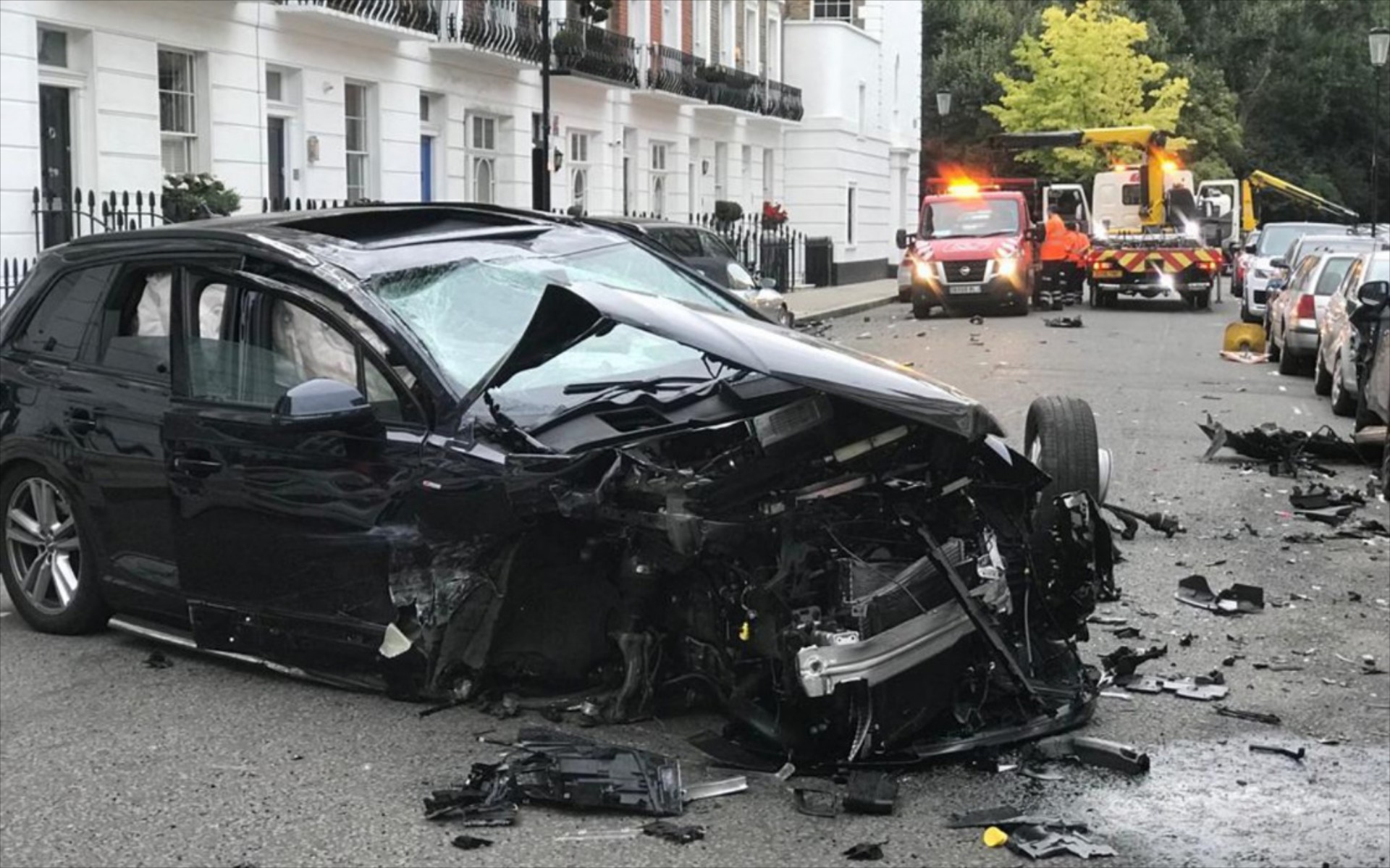Διέλυσε McLaren, Porsche και Bentley κάνοντας κόντρες στο Λονδίνο (vid)