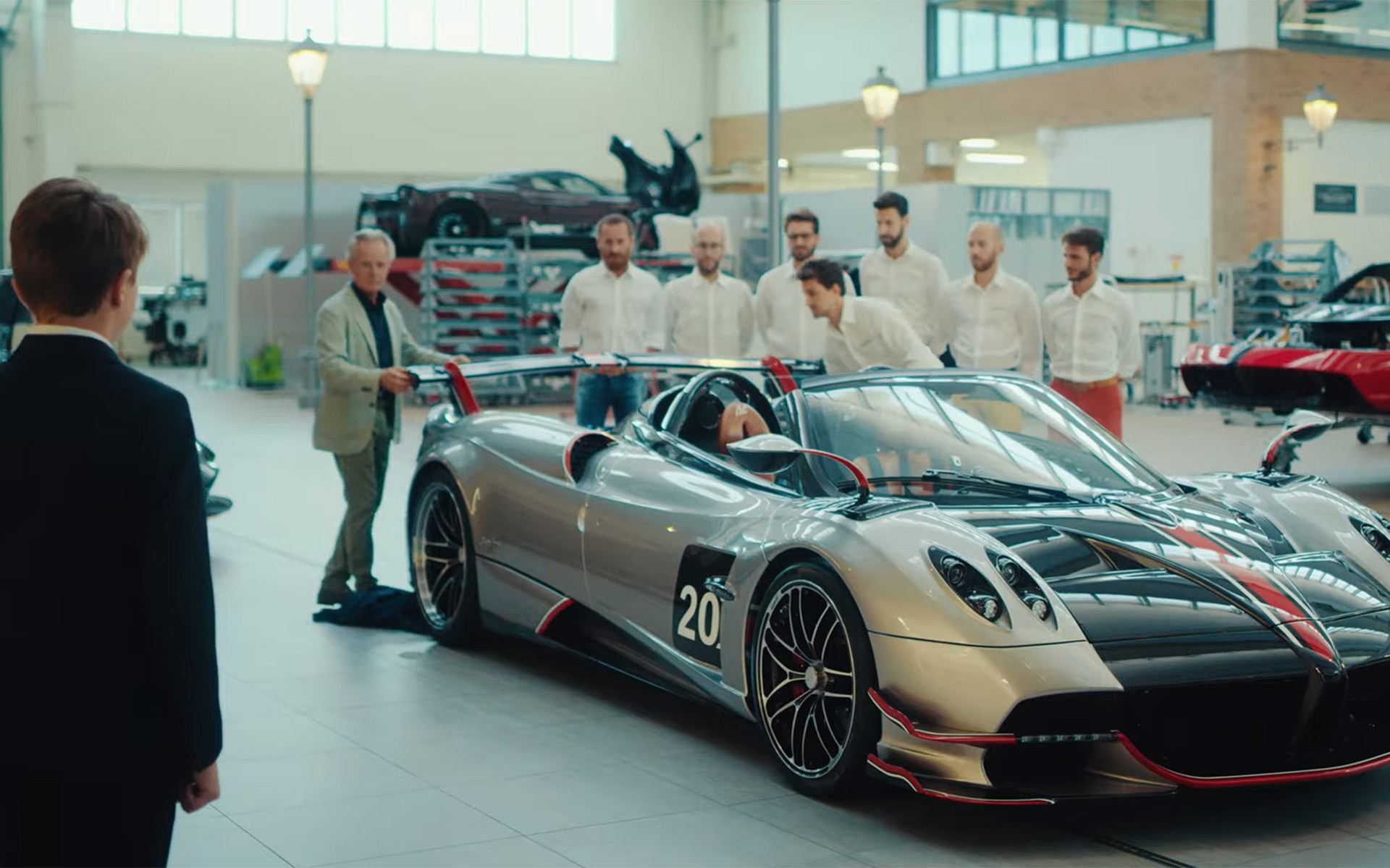 Pagani Huayra Roadster BC: Πηγή έμπνευσης οι φίλοι της μάρκας (video)