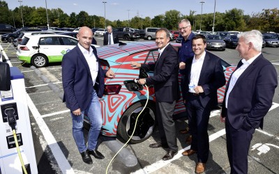 Volkswagen: Ξεκίνησε η εγκατάσταση σταθμών φόρτισης για ηλεκτρικά