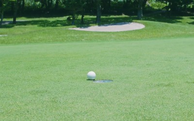 Το μπαλάκι του γκολφ της Nissan που καταλήγει πάντα στο στόχο! (video)