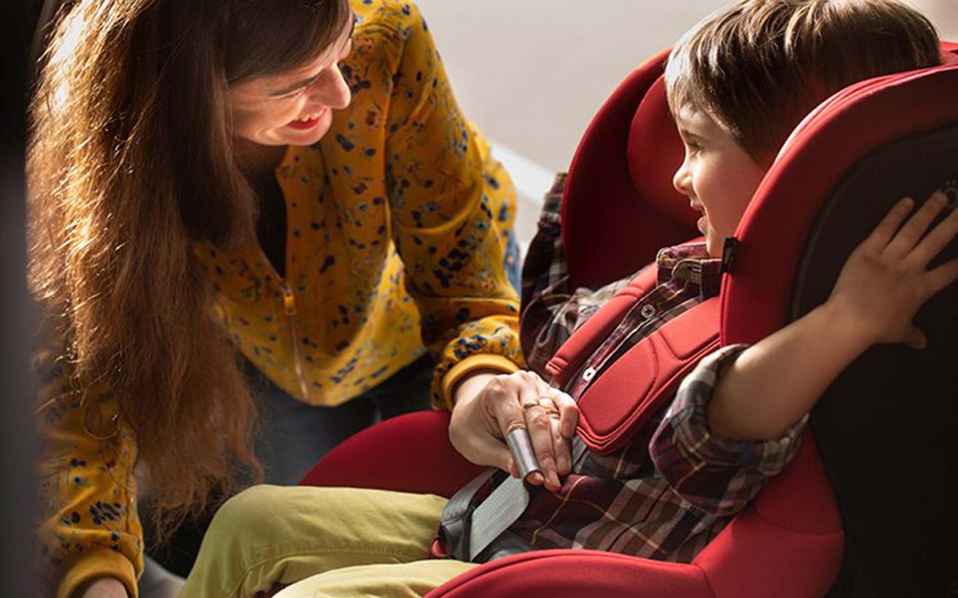 10 «χρυσοί» κανόνες για τη μεταφορά των παιδιών στο αυτοκίνητο (video)