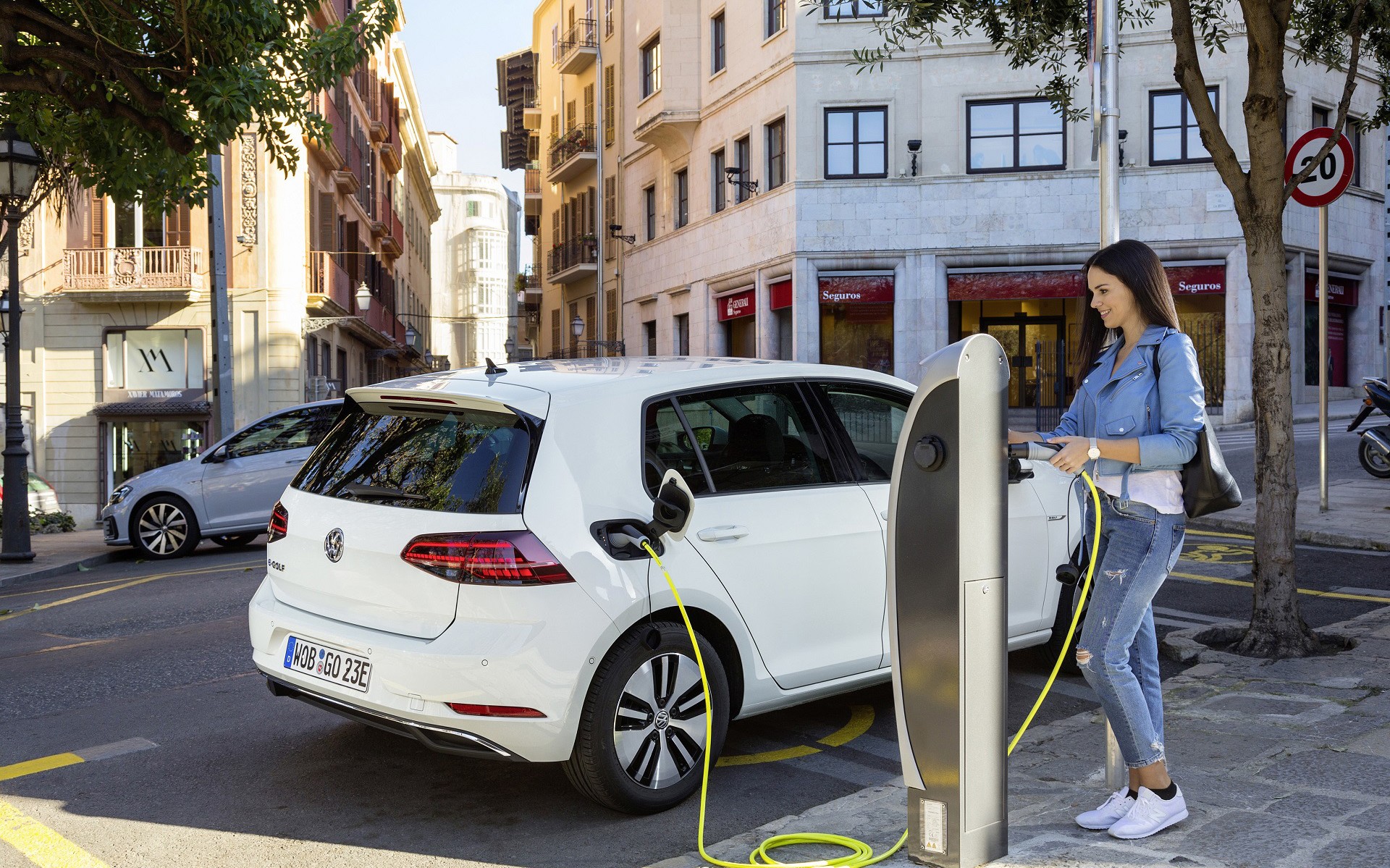 Τα Audi e-tron, Volkswagen e-Golf και e-up! στη ΔΕΘ!