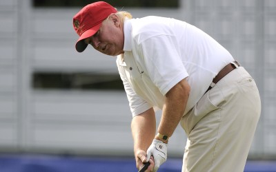 “Μπούκαρε” στο γήπεδο γκολφ του Donald Trump και έκανε donuts!