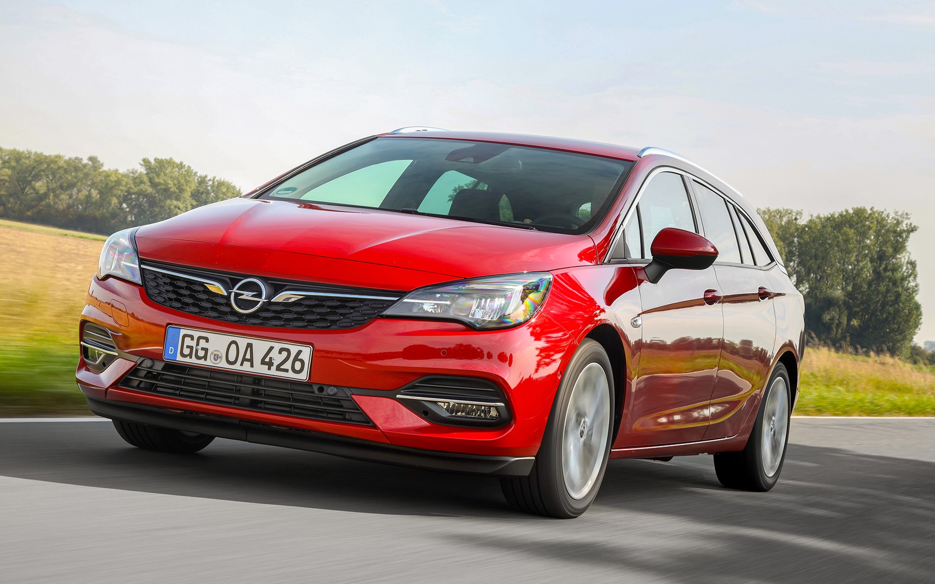 Οι ενεργειακά αποδοτικοί LED προβολείς των νέων Opel Corsa και Astra