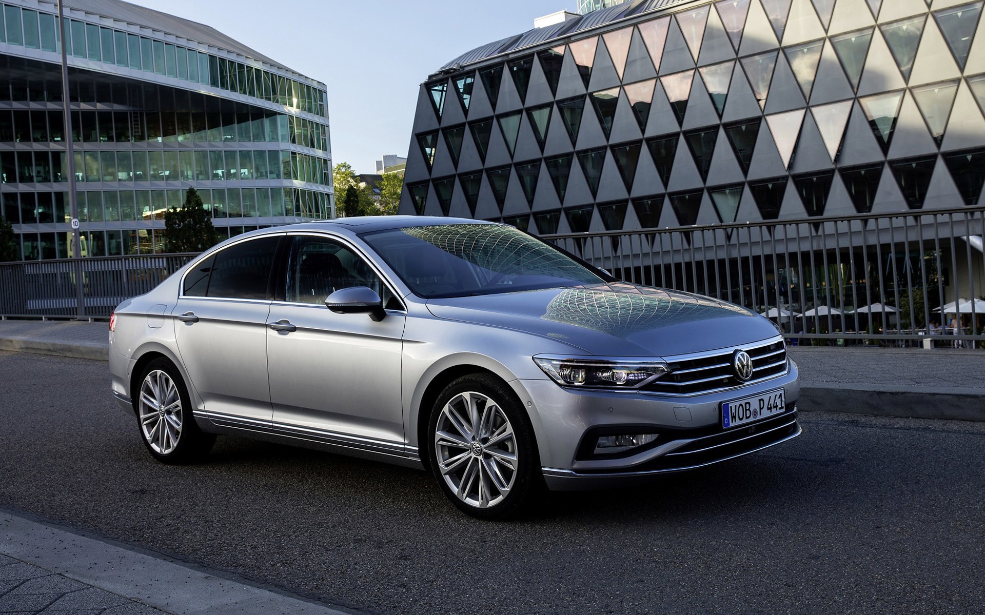 To νέο Volkswagen Passat στην Ελλάδα από 27.300 ευρώ