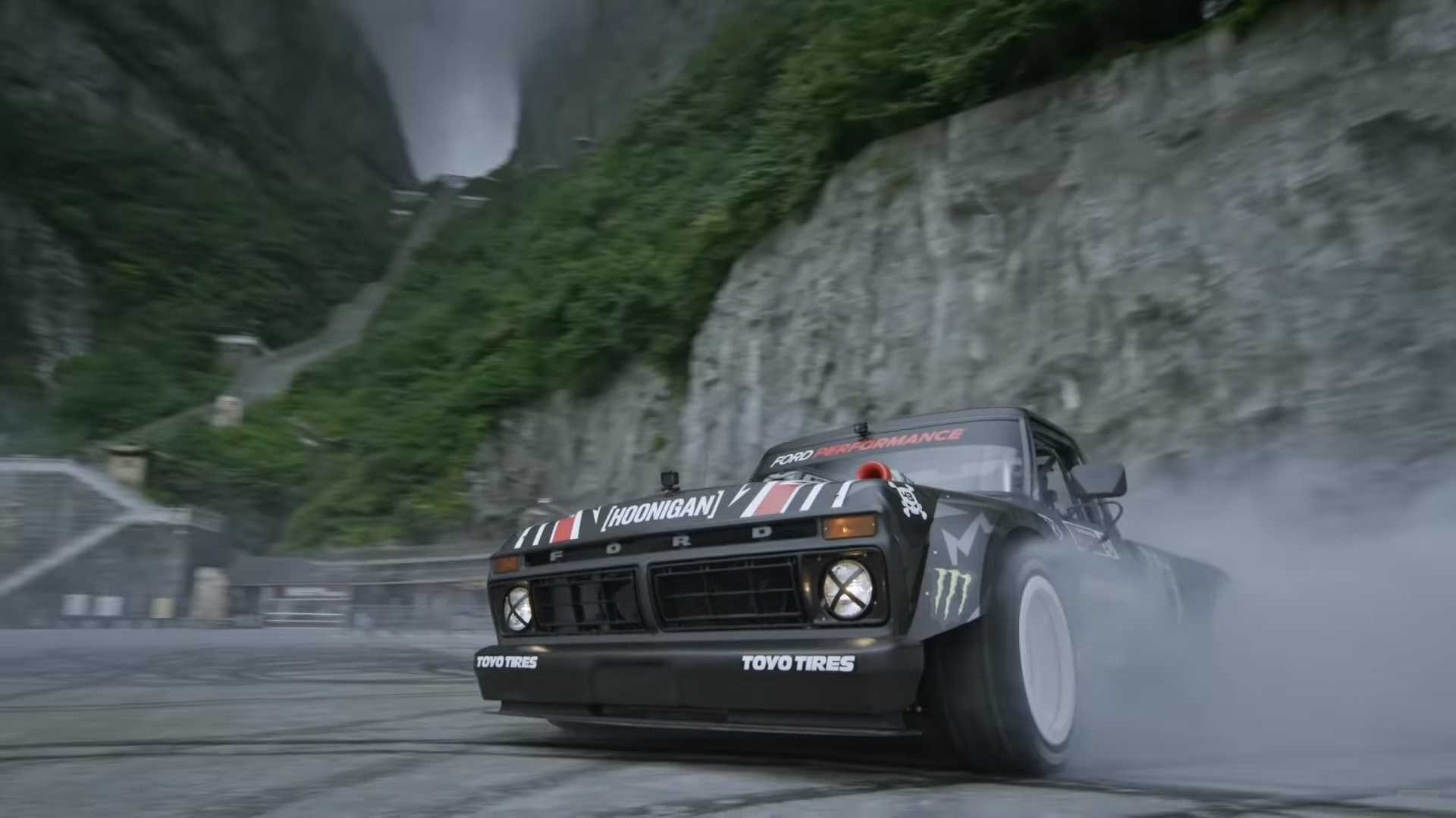 Ο Block κατακτά το βουνό Tianmen (video)