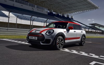 Τα MINI John Cooper Works στην πίστα των Μεγάρων
