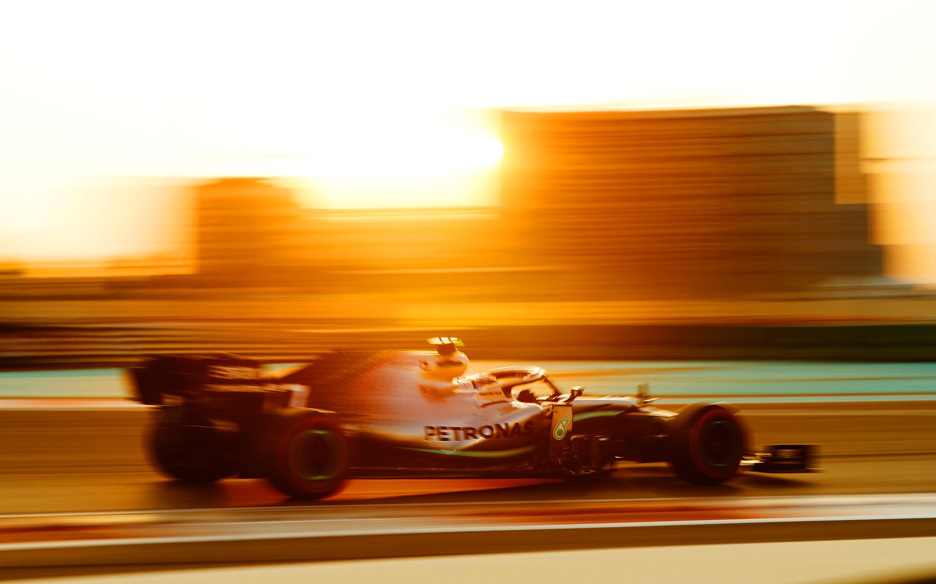 GP Abu Dhabi: Η τελευταία pole της σεζόν πήγε στον Lewis