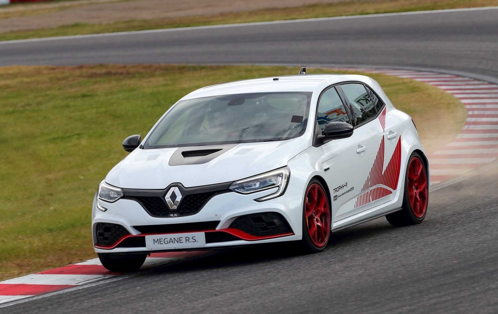 Το ρεκόρ στη Suzuka εκ των έσω! (video)