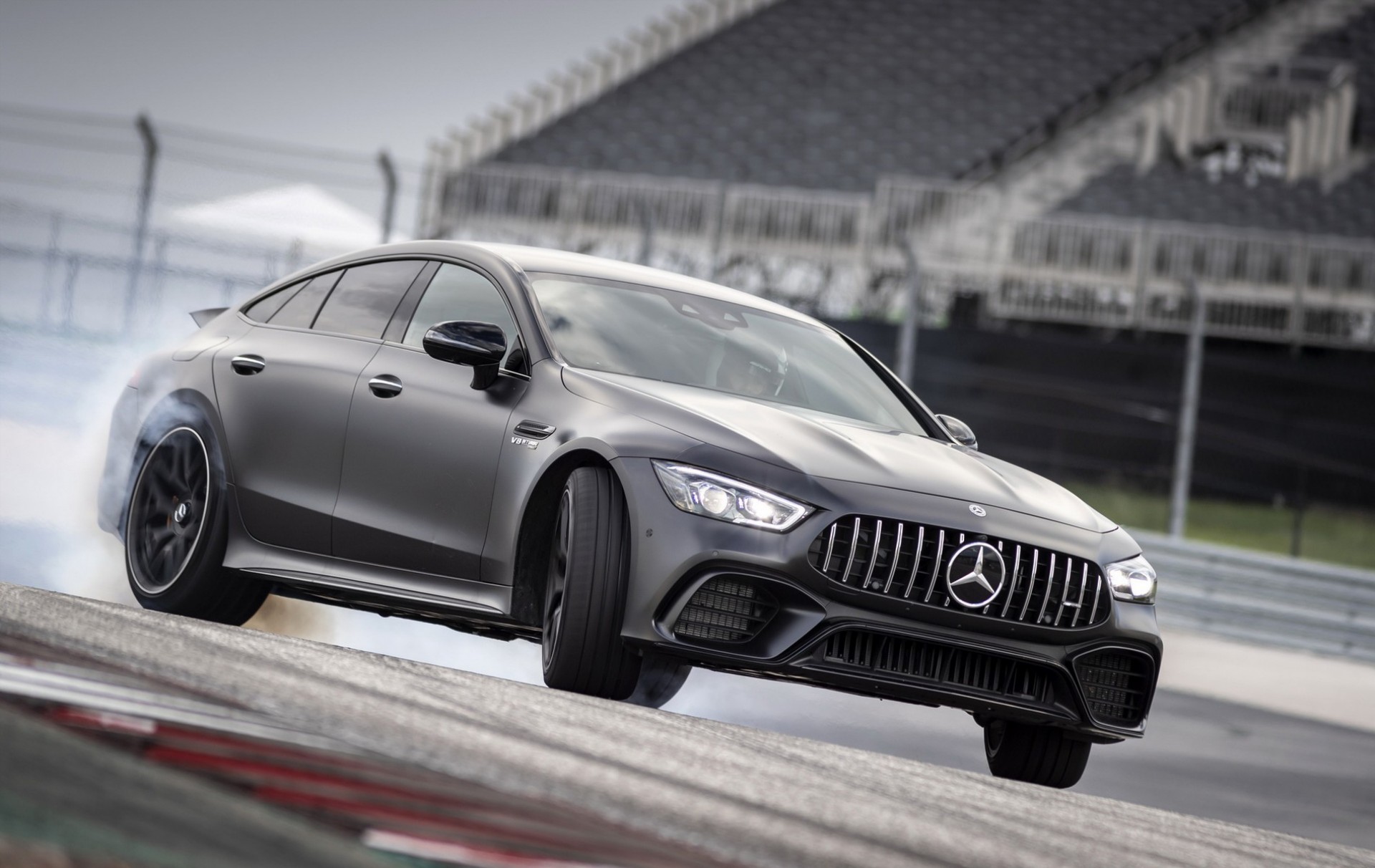 «Τσεκούρι» στη σειρά AMG!