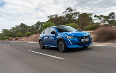 Το μεγάλο βάρος των μπαταριών επηρεάζει το κράτημα στα ηλεκτρικά αυτοκίνητα;