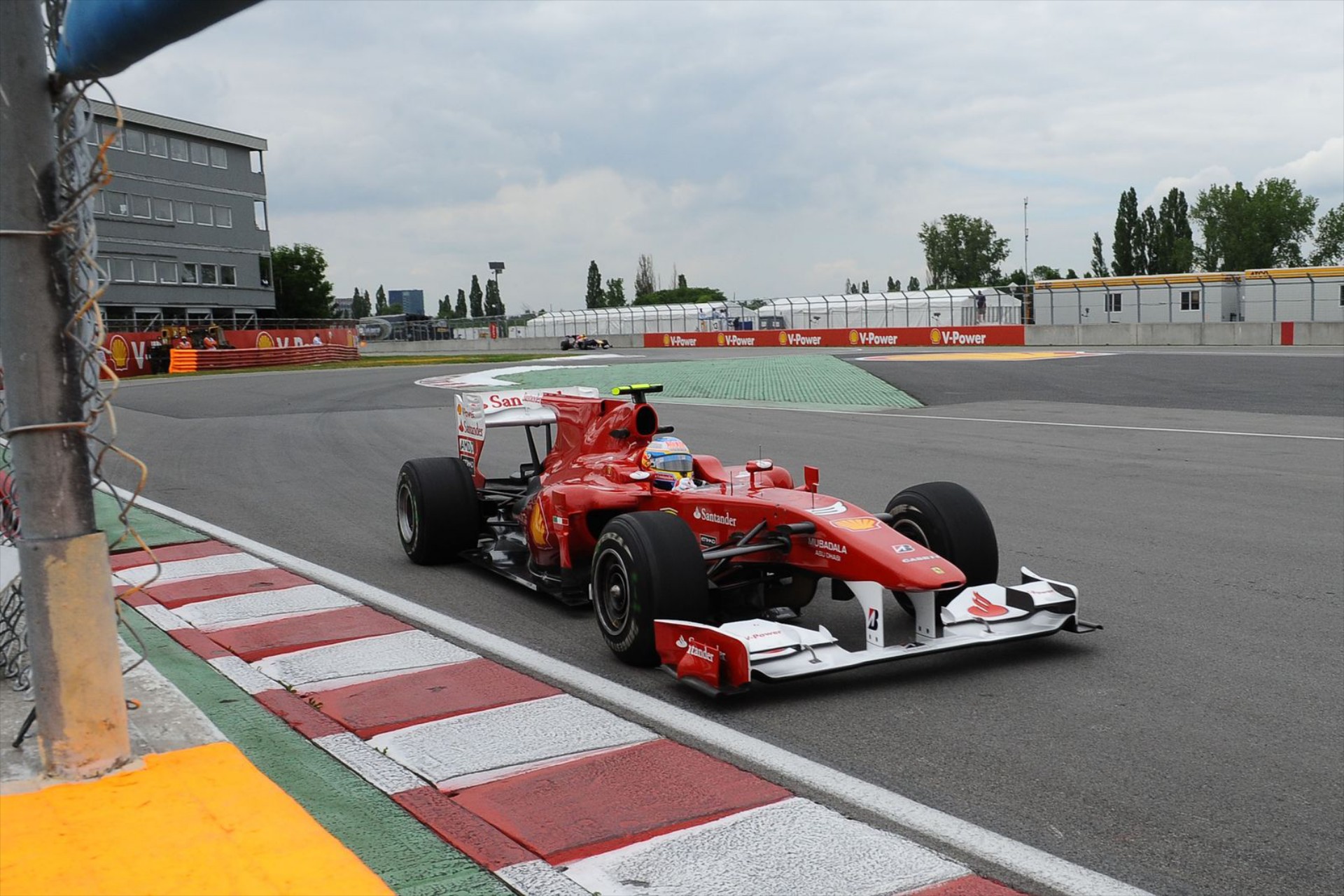 Επίθεση από την Ferrari