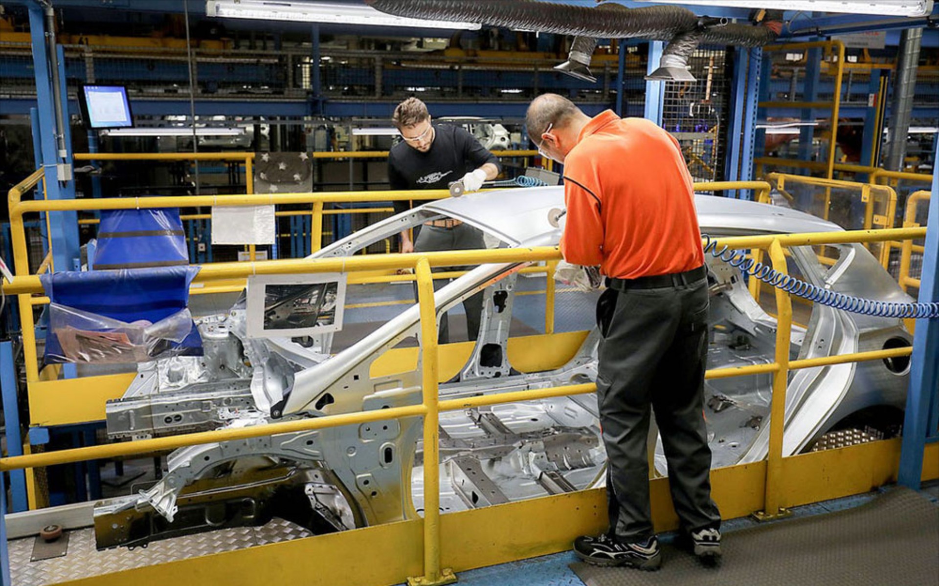 Ford, Volkswagen και Toyota αναστέλλουν τη λειτουργία των εργοστασίων τους