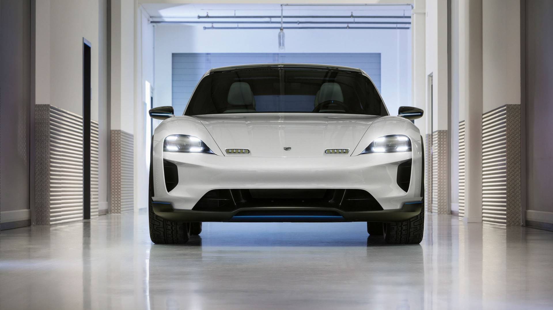 Η Porsche διευρύνει την ηλεκτρική της γκάμα με 2 νέα SUV