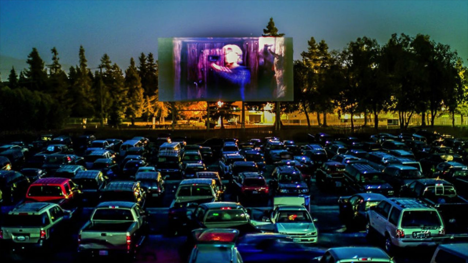 Κορονοϊός: Επανέρχεται η μόδα των drive-in cinema! (video)