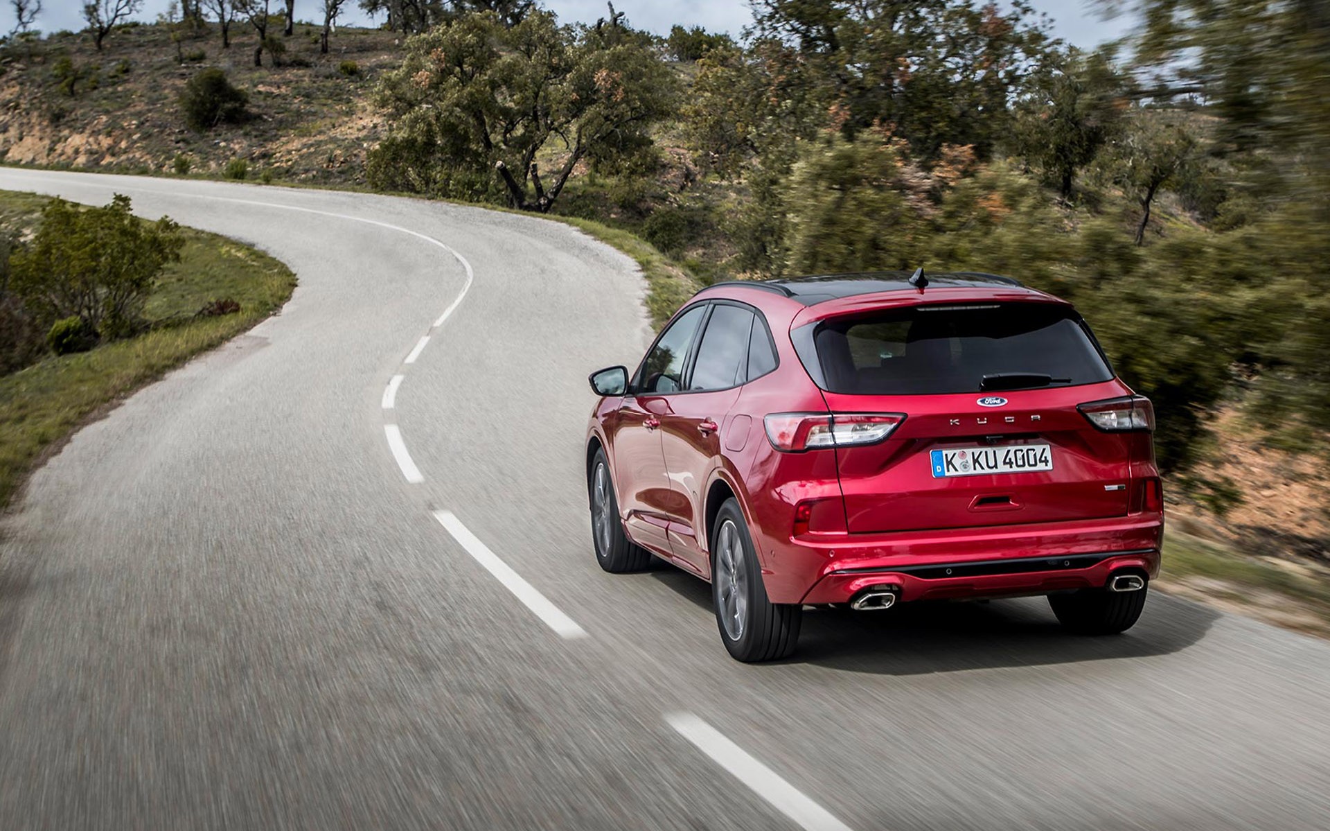 Το νέο Kuga έχει τη λύση για στενούς και χωρίς διαγράμμιση επαρχιακούς δρόμους (video)