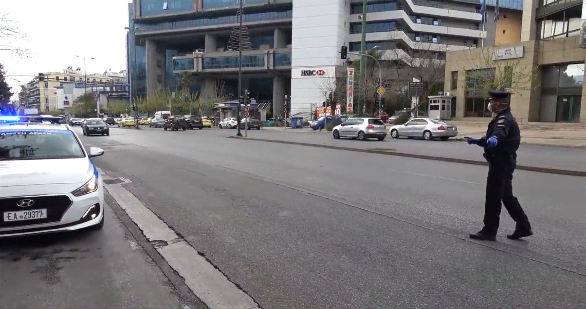 Πώς θα επιστρέψουμε στην κανονικότητα; Δείτε τι προτείνει η Κομισιόν με έγγραφό της